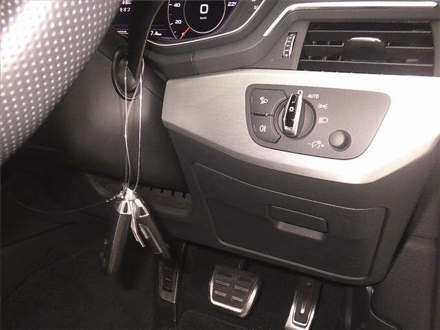 Audi A4 2018 7157997-8