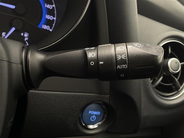 Toyota AURIS 2016 7162189-11