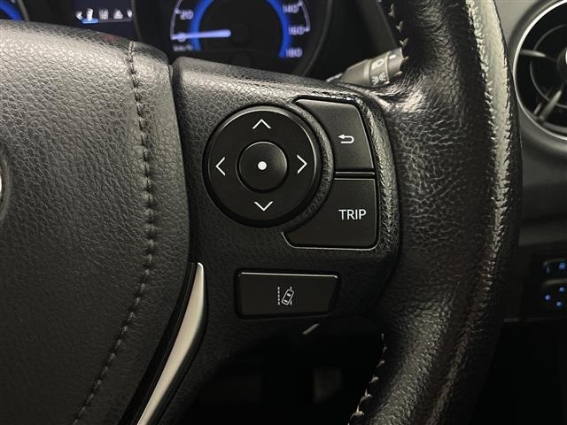 Toyota AURIS 2016 7162189-9