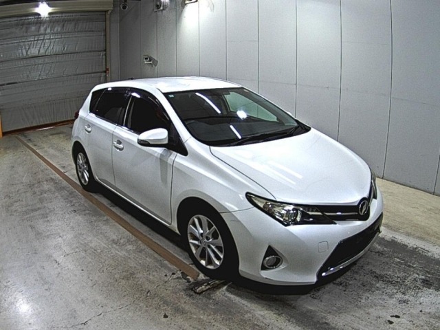 Toyota AURIS 2014 7162197-0