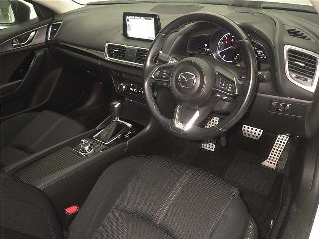 Mazda AXELA 2017 7158452-3