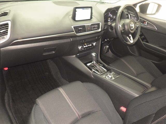 Mazda AXELA 2017 7158452-4