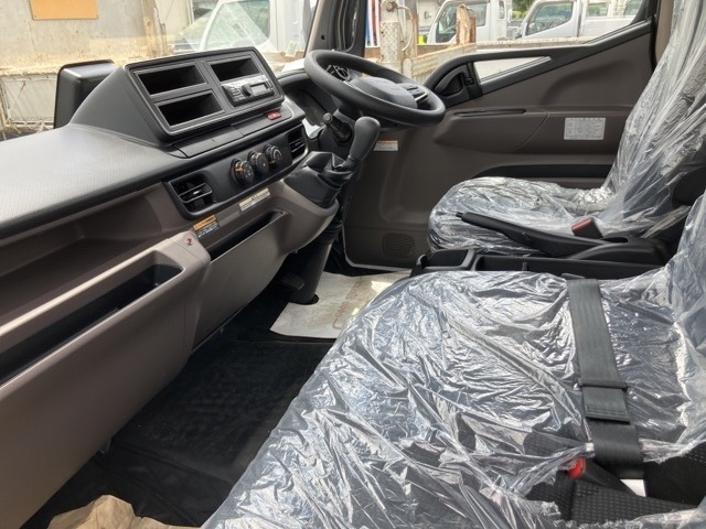 Mitsubishi CANTER 2024 7157232-5