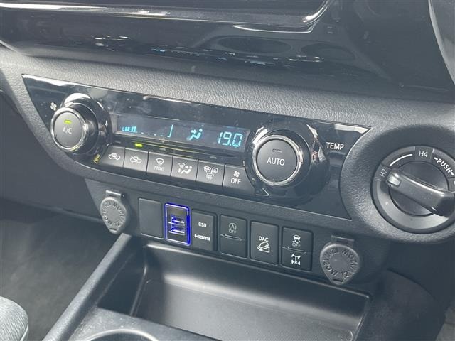Toyota HILUX 2021 7162036-11