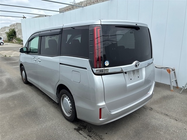 Toyota NOAH 2021 7160613-1