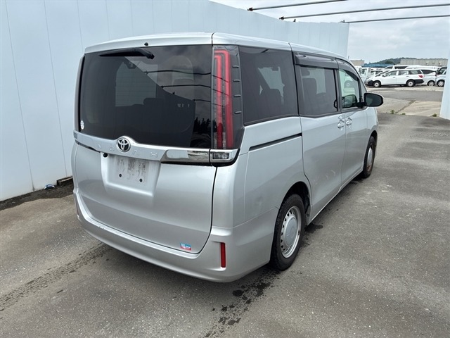 Toyota NOAH 2021 7160613-9