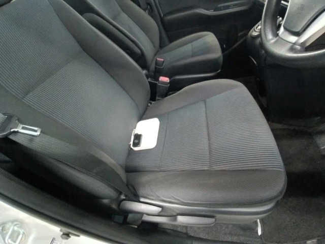 Toyota NOAH 2015 7160620-10
