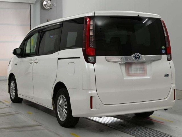 Toyota NOAH 2015 7160620-6