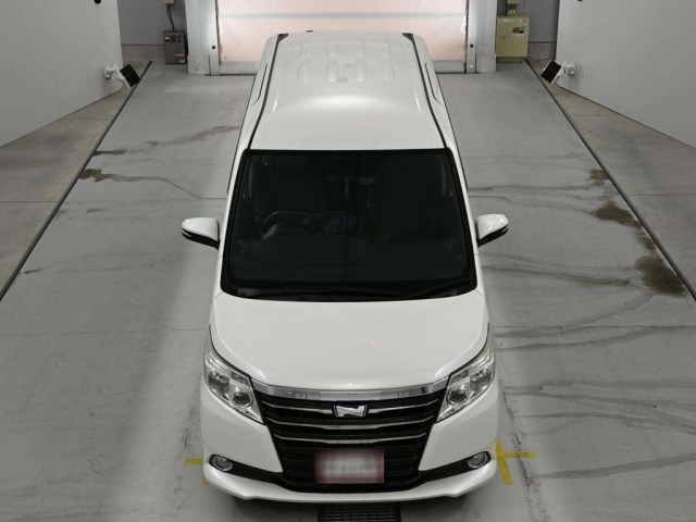 Toyota NOAH 2015 7160620-7