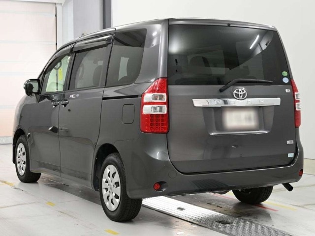 Toyota NOAH 2013 7160621-6