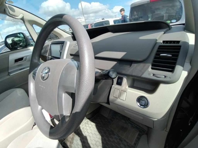 Toyota NOAH 2013 7160621-9