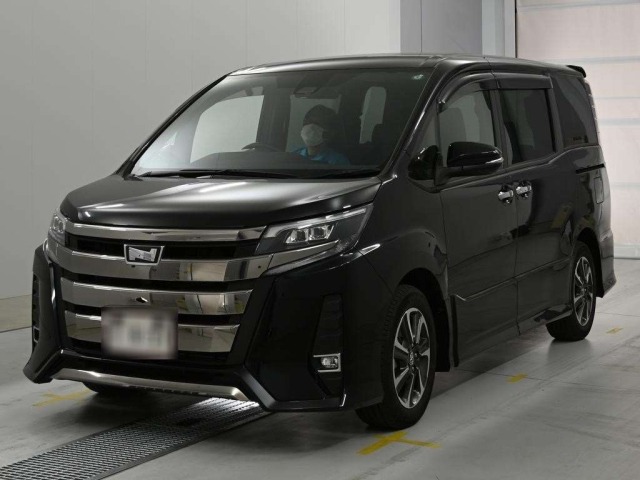 Toyota NOAH 2018 7160622-0