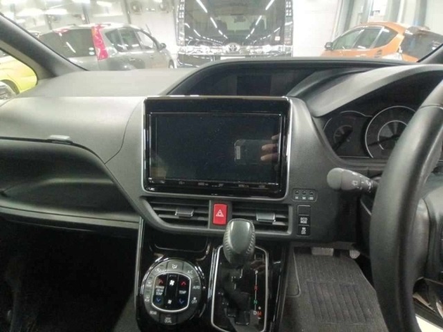 Toyota NOAH 2018 7160622-11