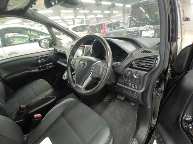 Toyota NOAH 2018 7160622-9