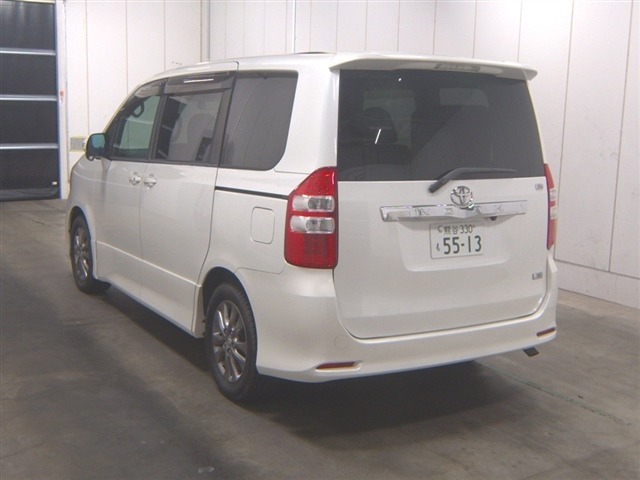 Toyota NOAH 2010 7160639-1