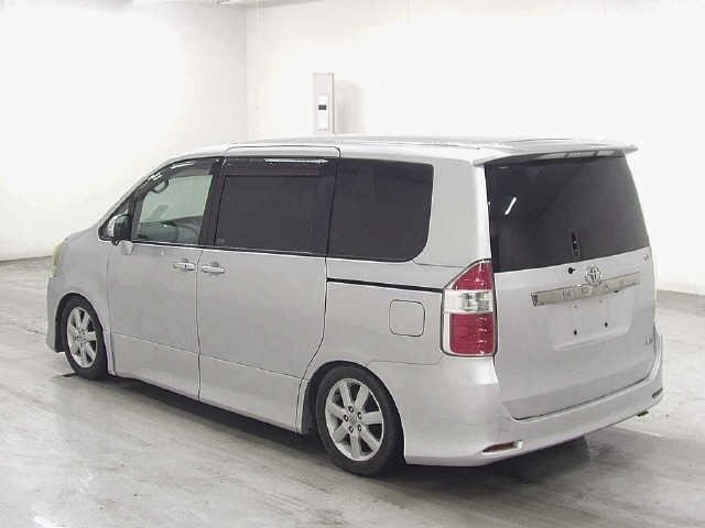 Toyota NOAH 2007 7160641-1