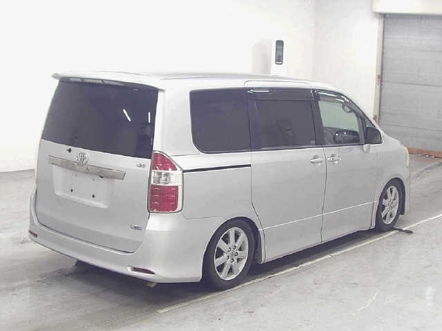Toyota NOAH 2007 7160641-5