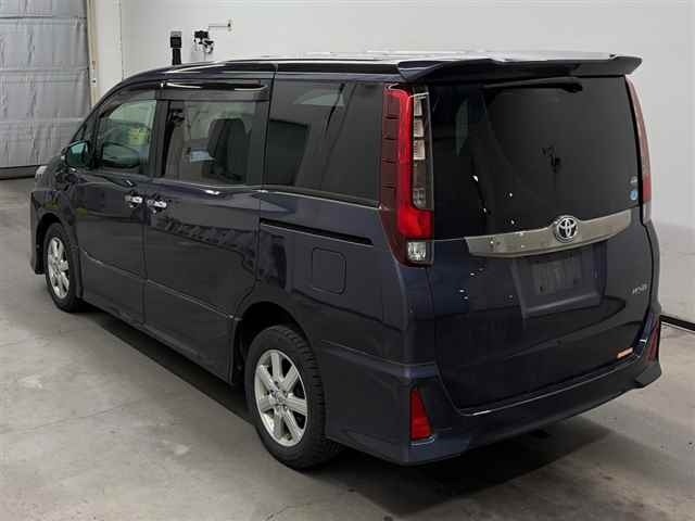 Toyota NOAH 2017 7160642-1