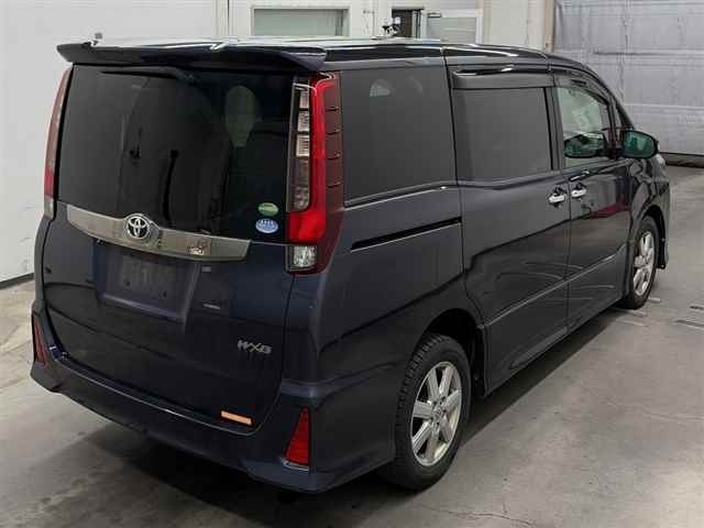 Toyota NOAH 2017 7160642-5