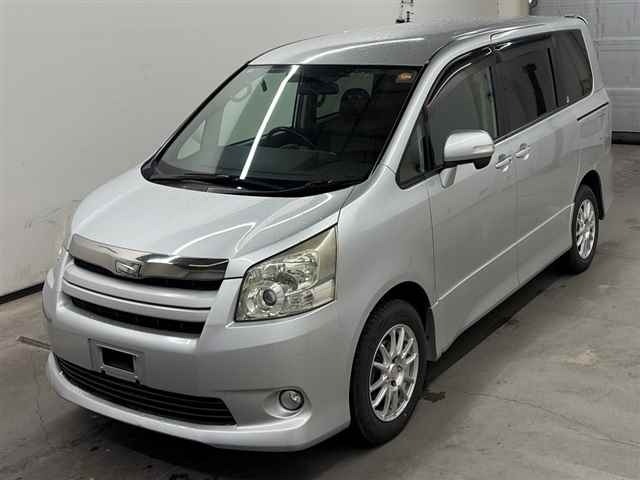 Toyota NOAH 2008 7160643-4