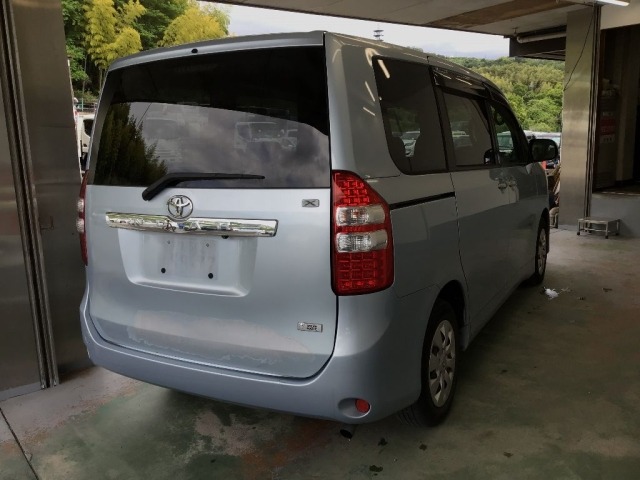 Toyota NOAH 2010 7160648-4
