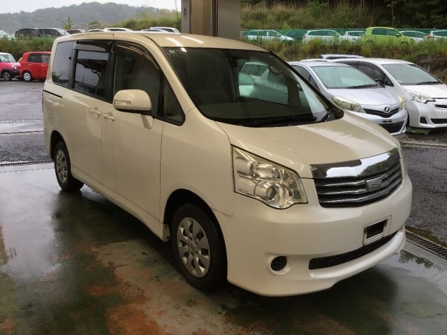 Toyota NOAH 2013 7160649-3