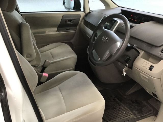 Toyota NOAH 2013 7160649-5