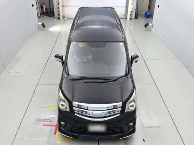 Toyota NOAH 2013 7160657-7