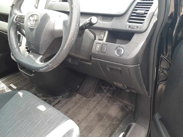 Toyota NOAH 2013 7160657-9