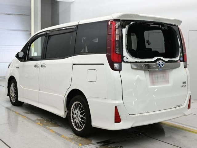 Toyota NOAH 2016 7160665-6