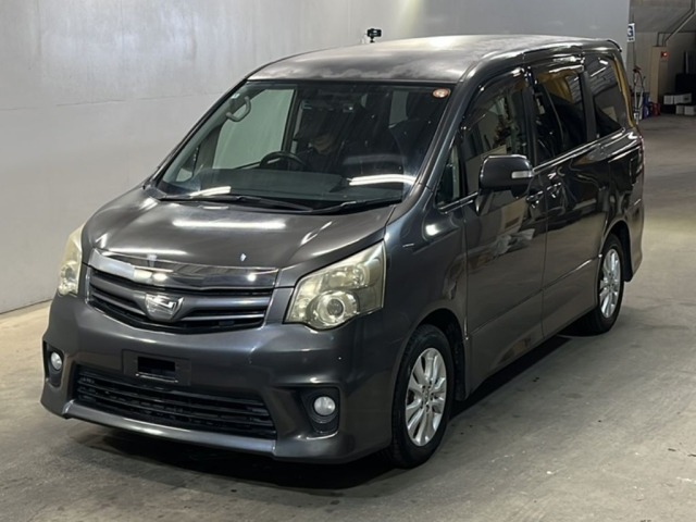 Toyota NOAH 2010 7160666-0