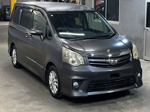 Toyota NOAH 2010 7160666-4