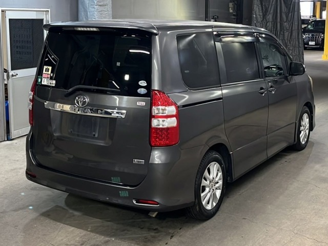 Toyota NOAH 2010 7160666-5