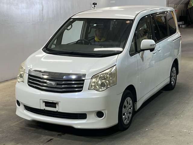 Toyota NOAH 2013 7160682-0