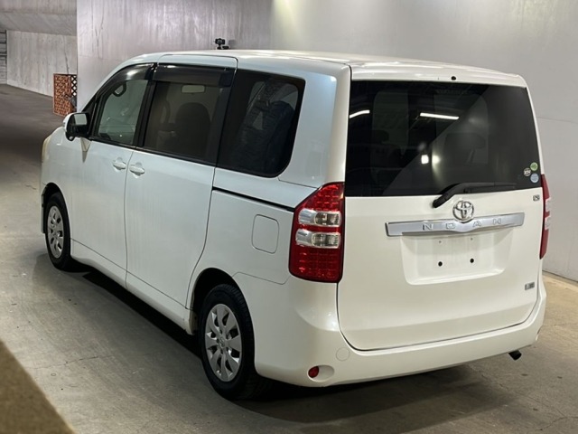 Toyota NOAH 2013 7160682-1