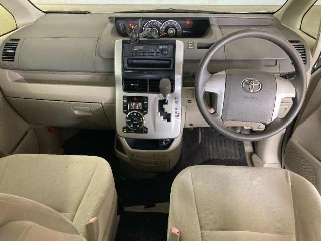 Toyota NOAH 2013 7160682-3