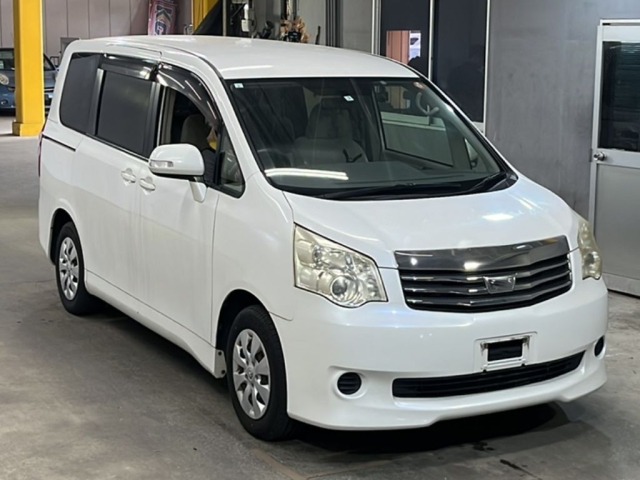Toyota NOAH 2013 7160682-4
