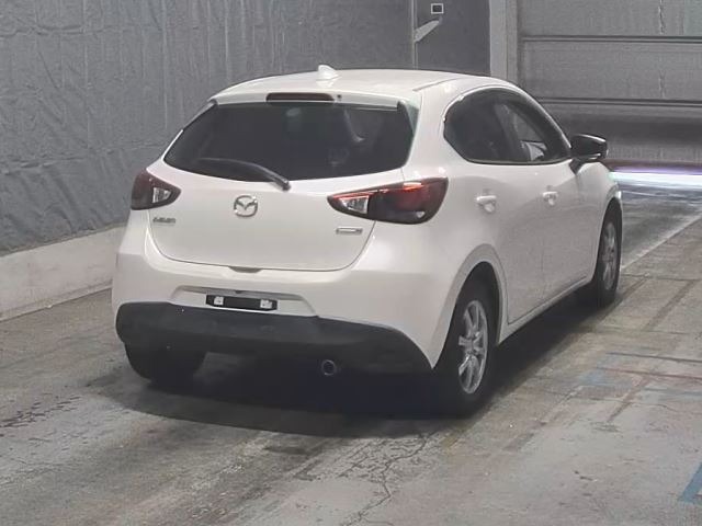 Mazda DEMIO 2016 7166069-1