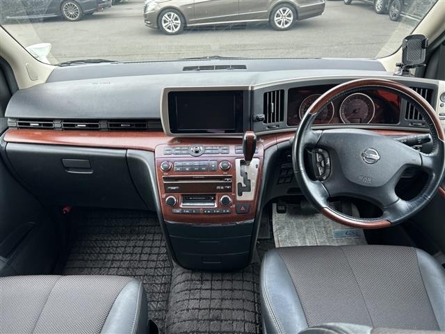 Nissan ELGRAND 2007 7168245-2