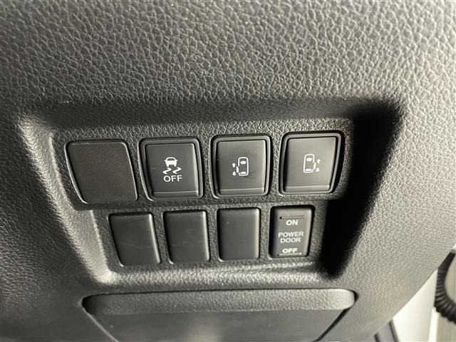 Nissan ELGRAND 2015 7168267-3