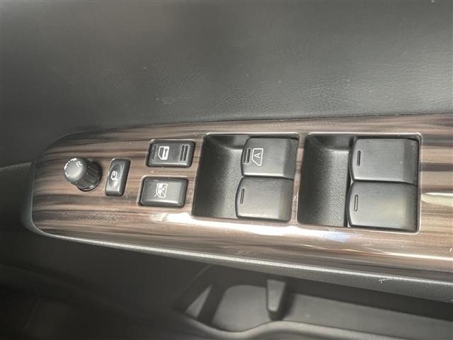 Nissan ELGRAND 2019 7168283-2