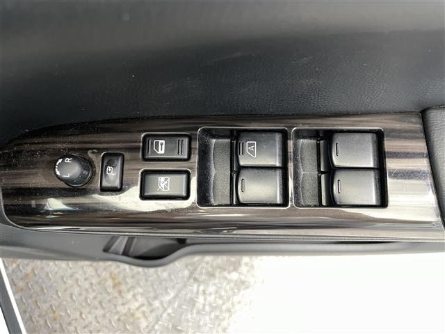 Nissan ELGRAND 2017 7168284-8
