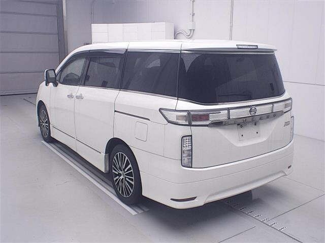 Nissan ELGRAND 2017 7168298-1