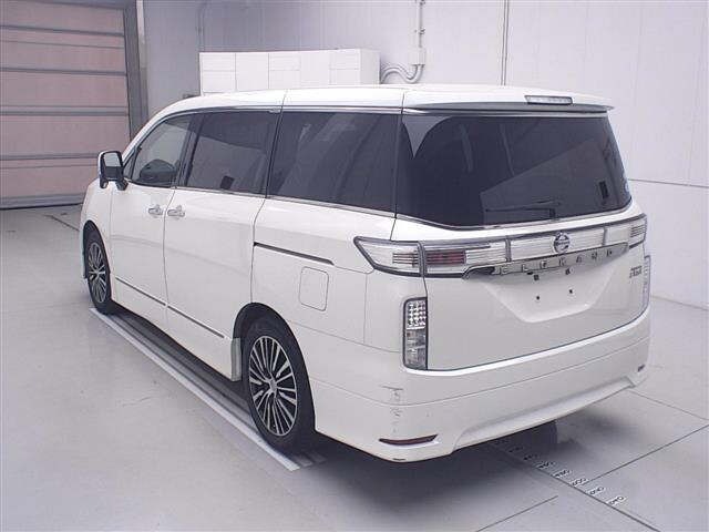 Nissan ELGRAND 2018 7168299-1
