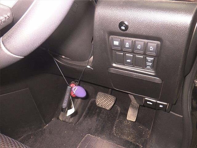 Nissan ELGRAND 2013 7168300-9