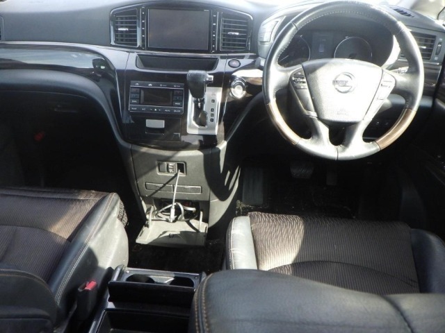 Nissan ELGRAND 2015 7168309-3