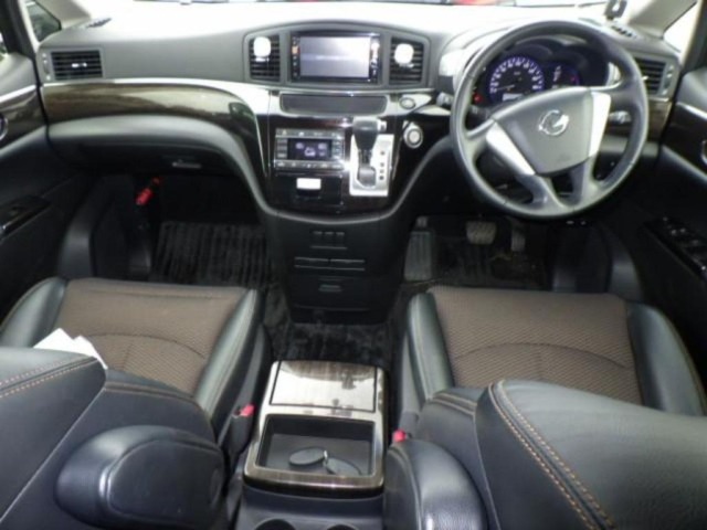 Nissan ELGRAND 2012 7168316-3