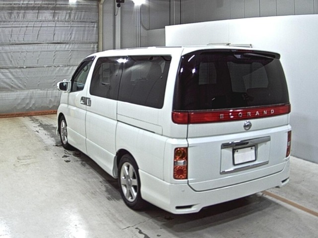 Nissan ELGRAND 2010 7168317-1