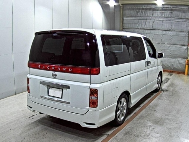 Nissan ELGRAND 2010 7168317-5
