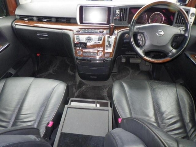 Nissan ELGRAND 2009 7168357-3